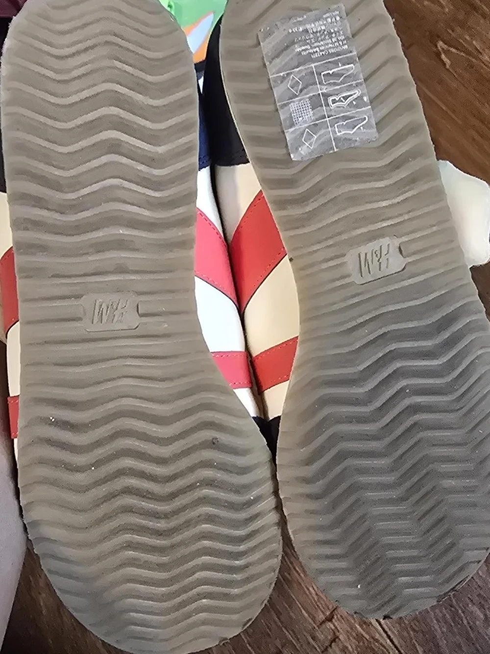 H&M White Navy & Coral Tom & Jerry Slip-On Sneakers for Kids